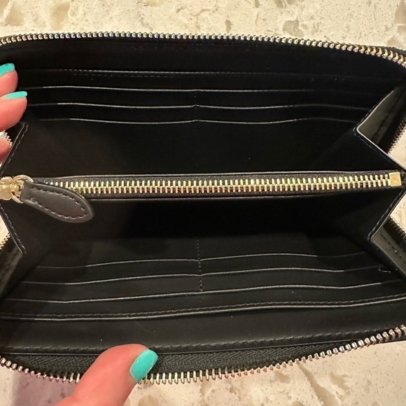 Beautiful Burberry bag & wallet! Gorgeous! - Picture 8 of 11